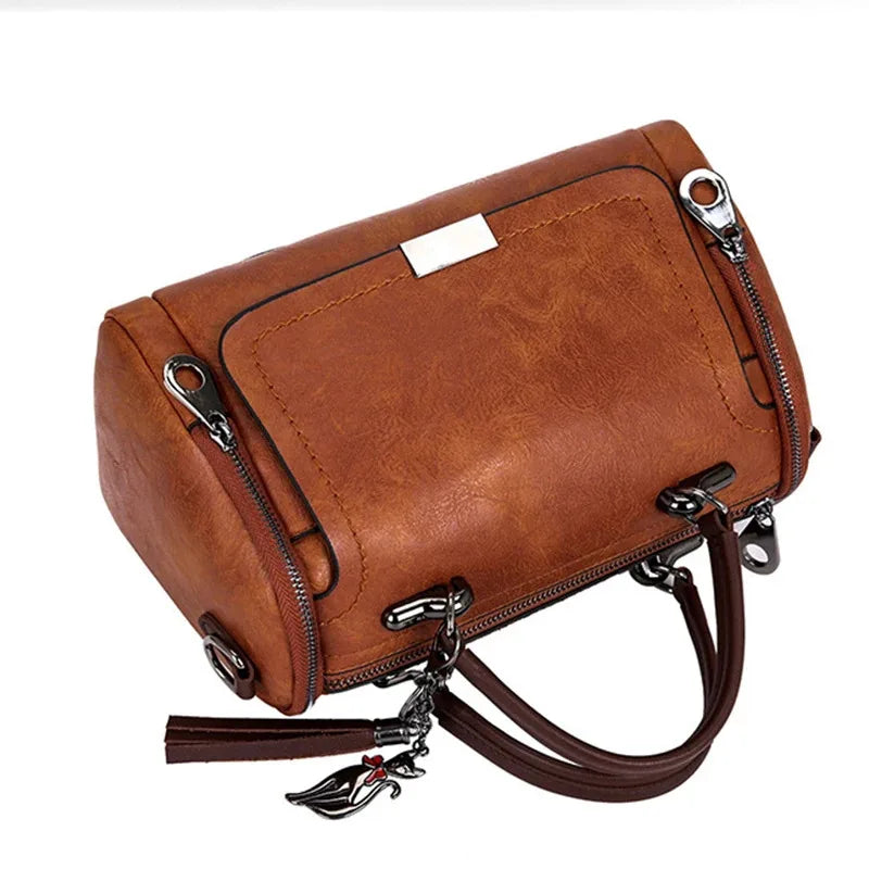 Large Capacity Shoulder Bag for Women with Tassel Decoration Fashion Detachable Chain Boston Handbag Shoulder Bag