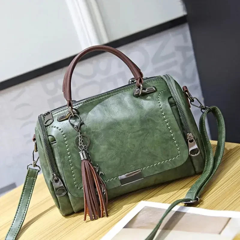 Large Capacity Shoulder Bag for Women with Tassel Decoration Fashion Detachable Chain Boston Handbag Shoulder Bag