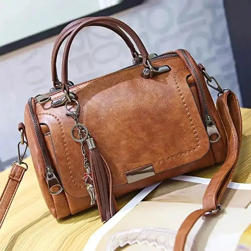 Large Capacity Shoulder Bag for Women with Tassel Decoration Fashion Detachable Chain Boston Handbag Shoulder Bag